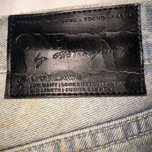 One Teaspoon Outlaws Blue Distressed Jean Shorts, dirty look intentional NWOT - Picture 3 of 5